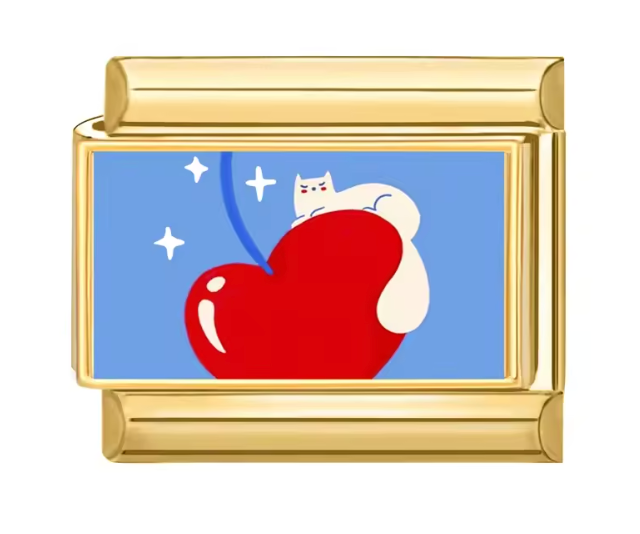 Gold: White cat on heart